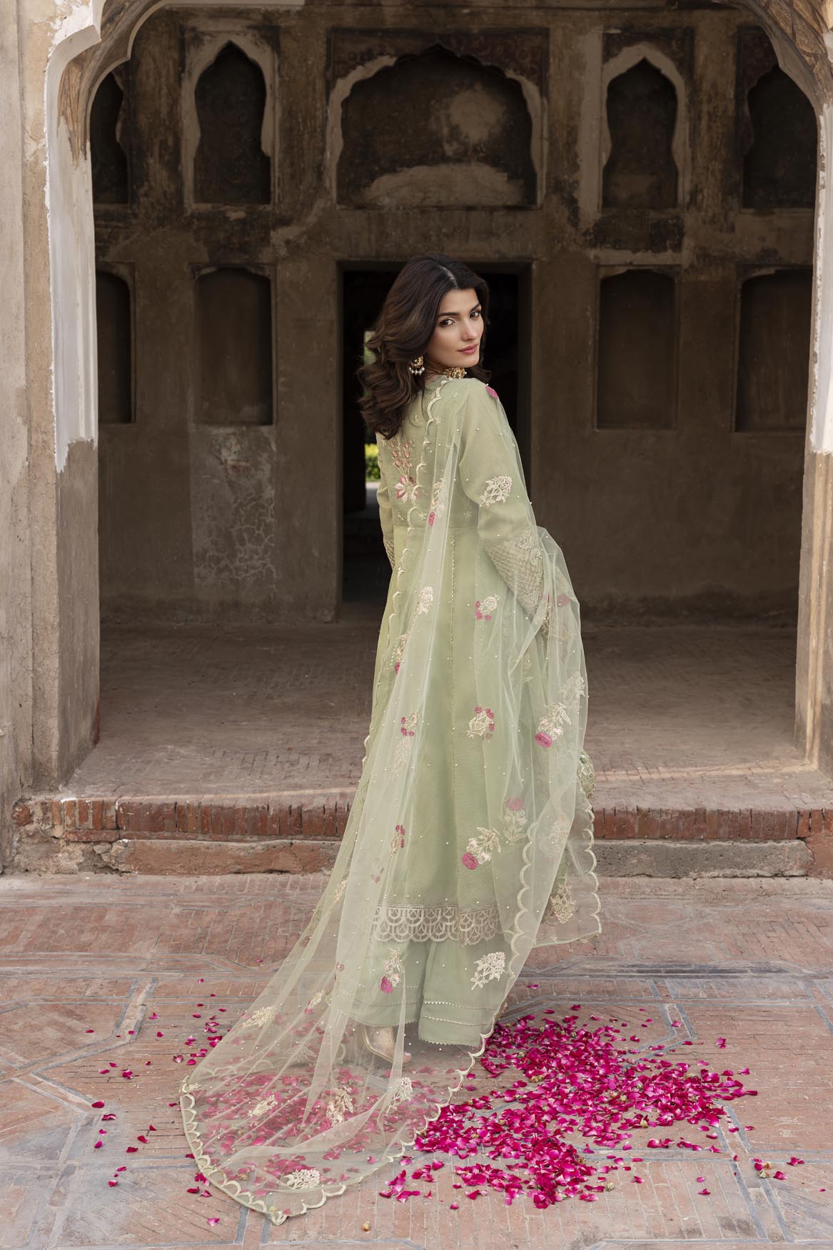 ZR-2553 | NOOR JAHAN Zahra Rubab