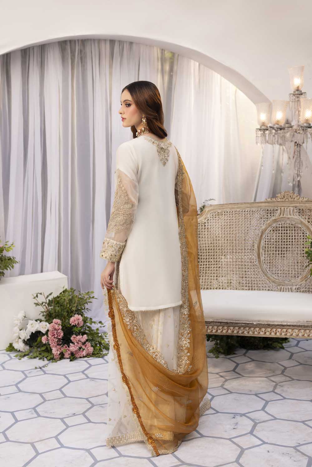 ZR-2569 | OFF-WHITE Zahra Rubab