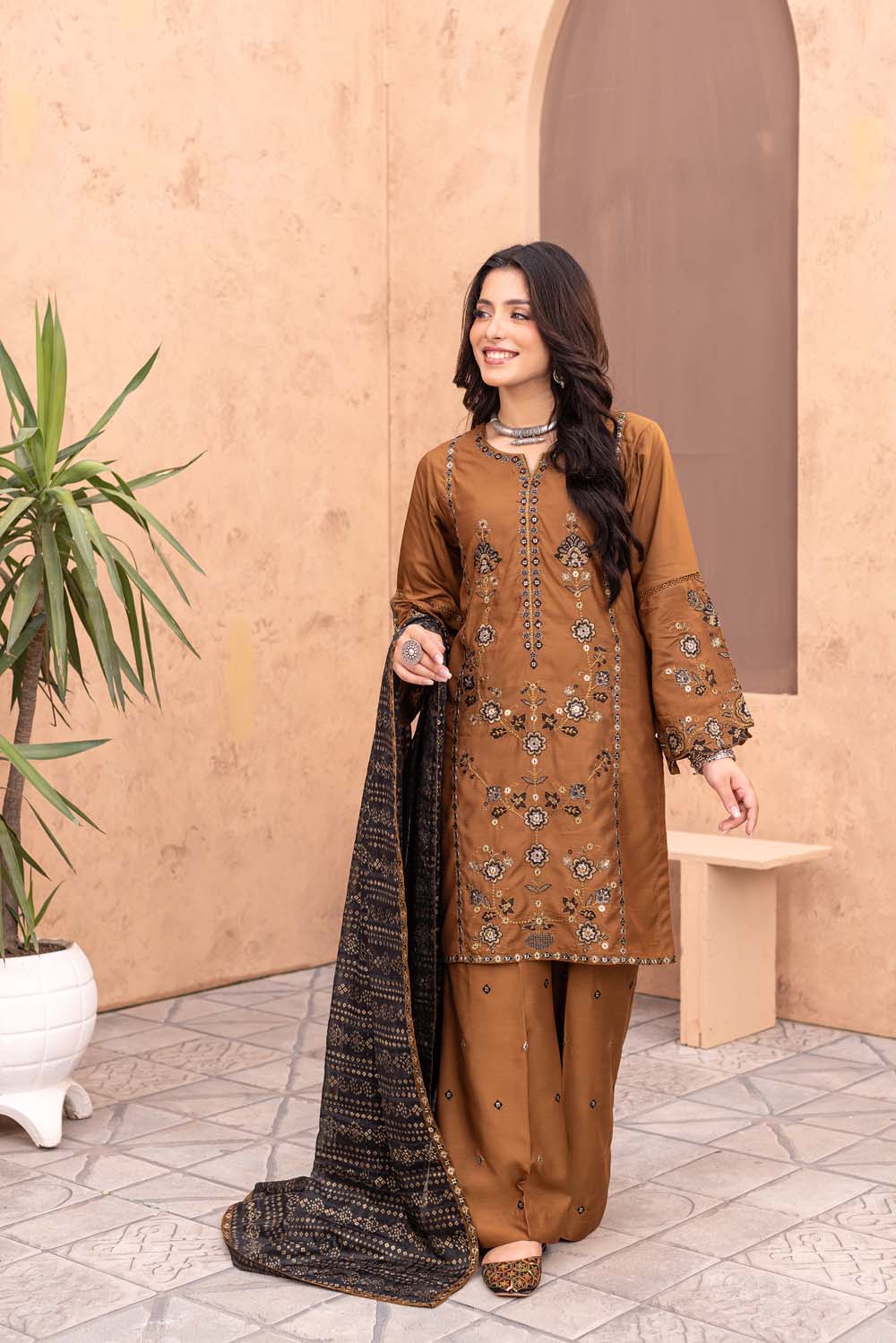ZR-2582 | BROWN Zahra Rubab