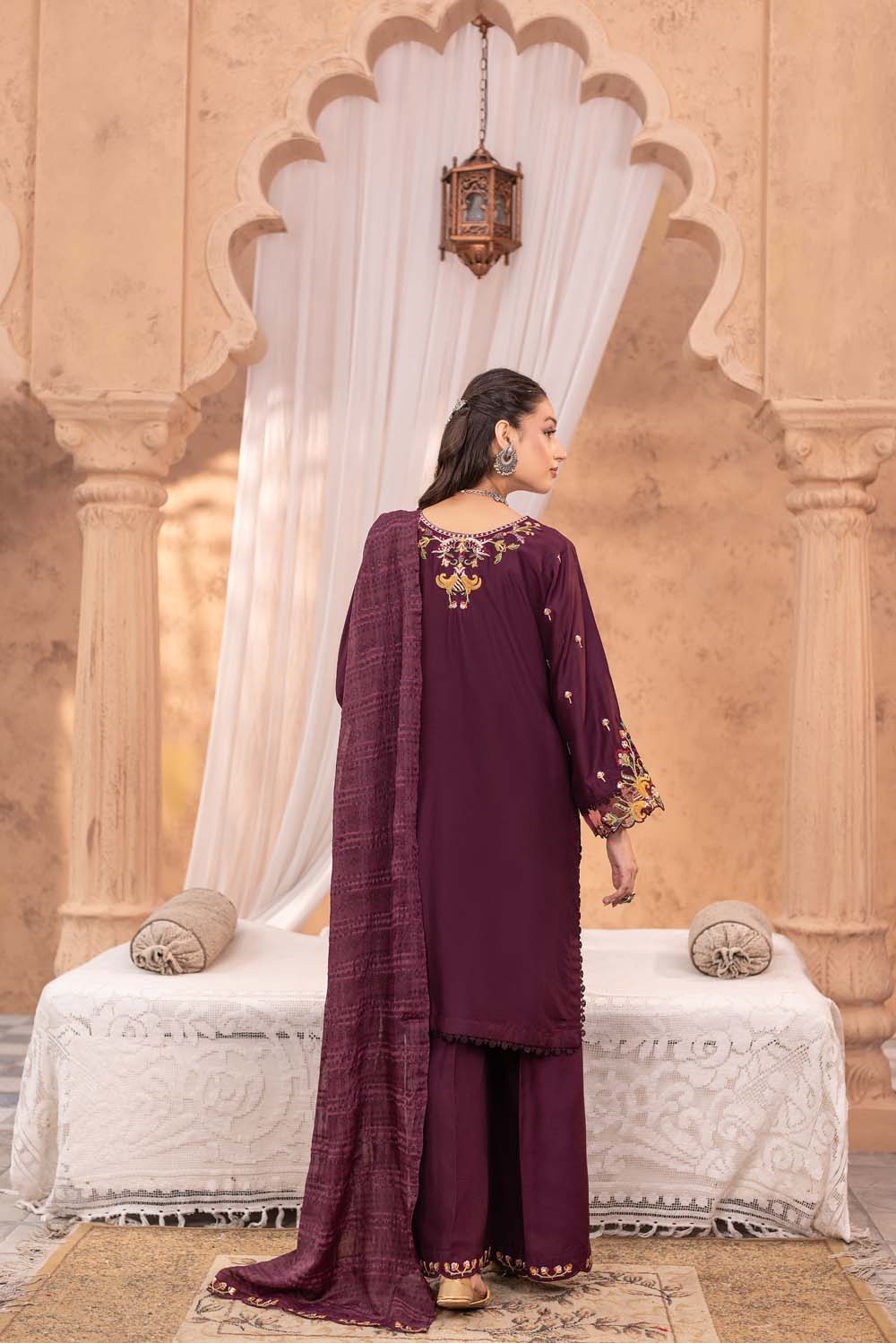 ZR-2583 | PLUM Zahra Rubab